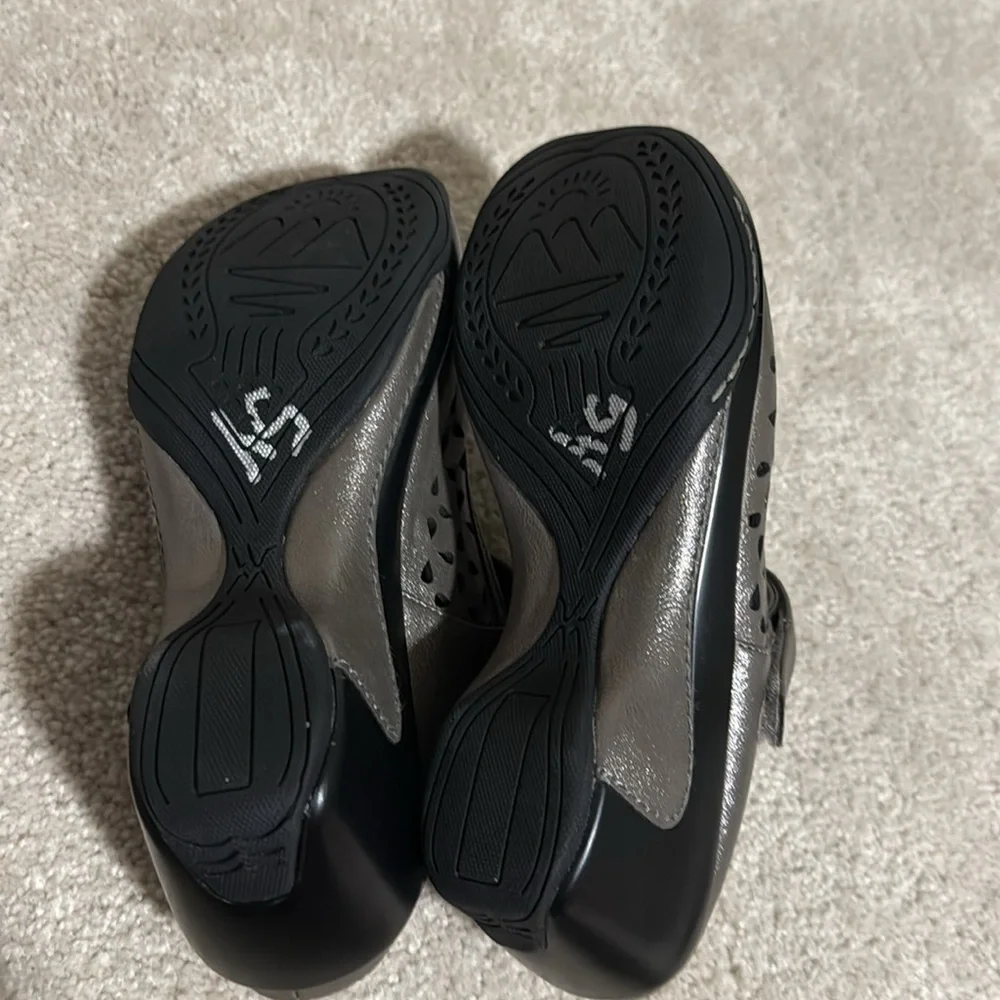 Rialto Gray clogs sz 6.5 - Picture 7 of 7